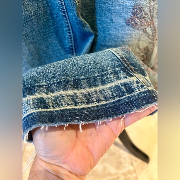 💕HOST PICK!💕90's Embroidered Denim Skirt - Picture 9 of 12